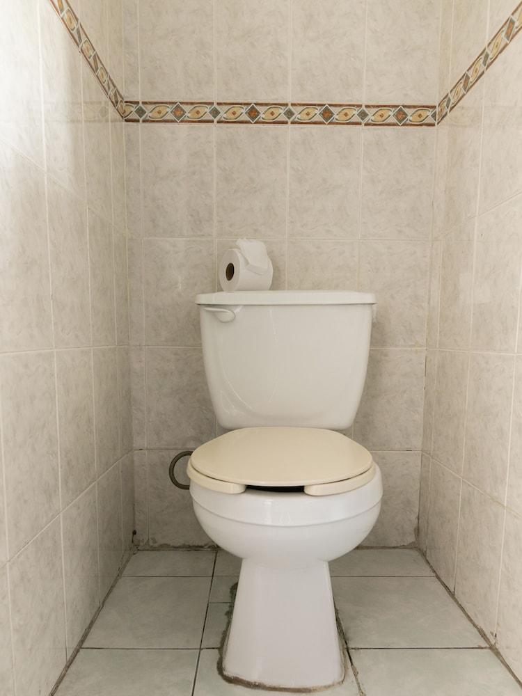 Capital O Zona Dorada Inn, מזטלן מראה חיצוני תמונה
