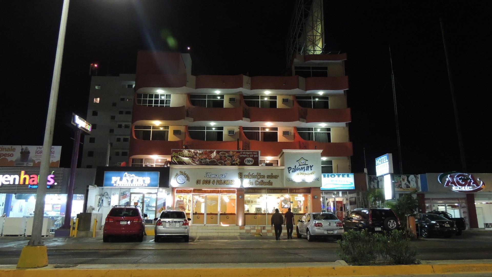 Capital O Zona Dorada Inn, מזטלן מראה חיצוני תמונה