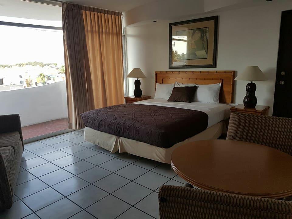 Capital O Zona Dorada Inn, מזטלן מראה חיצוני תמונה